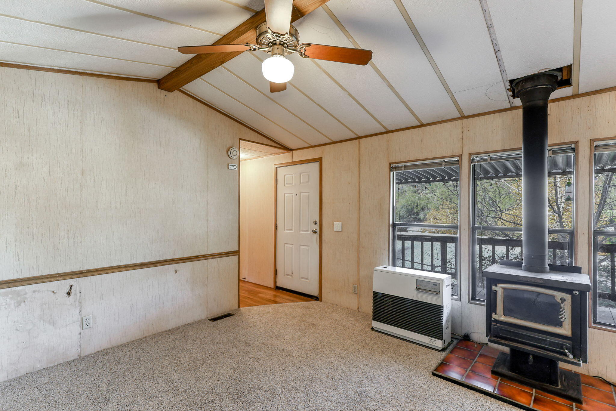 22155 Ravine Court Redding, CA 96003 - Photo 6 of 57 Monitor Heater & Wood Stove