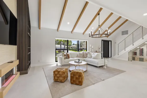 $2,199,999 | 342 Fairway North, Tequesta, FL 33469