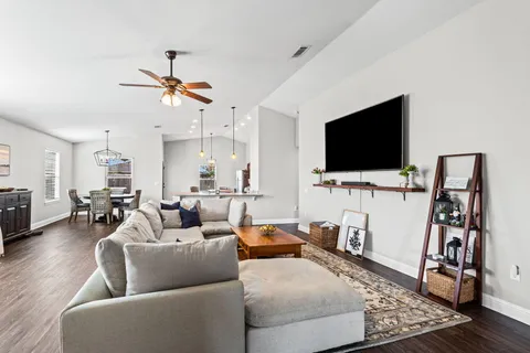 $369,000 | 2423 Spur Lane, Gulf Breeze, FL 32563