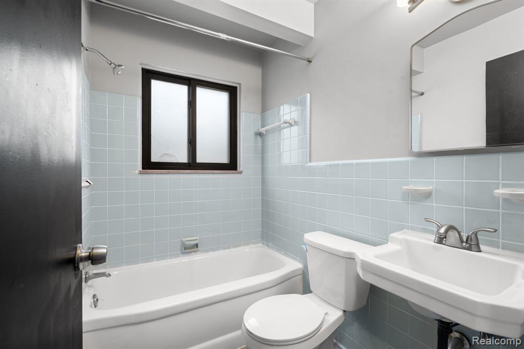 3933 Devon Road Royal Oak, MI 48073 - Photo 10 of 10