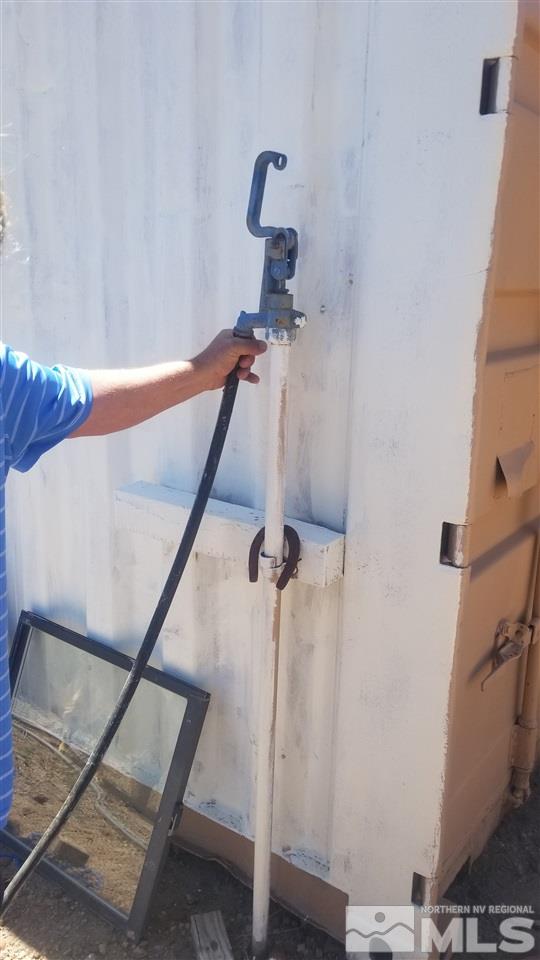 3470 Cartwright Road Reno, NV 89521 - Photo 8 of 18 a bathroom with a shower