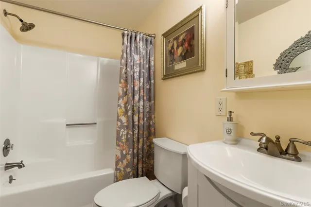 $470,000 | 204 Williamsburg Drive, Mahopac, NY 10541