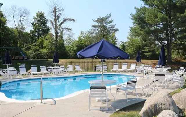 $470,000 | 204 Williamsburg Drive, Mahopac, NY 10541