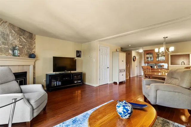 $470,000 | 204 Williamsburg Drive, Mahopac, NY 10541