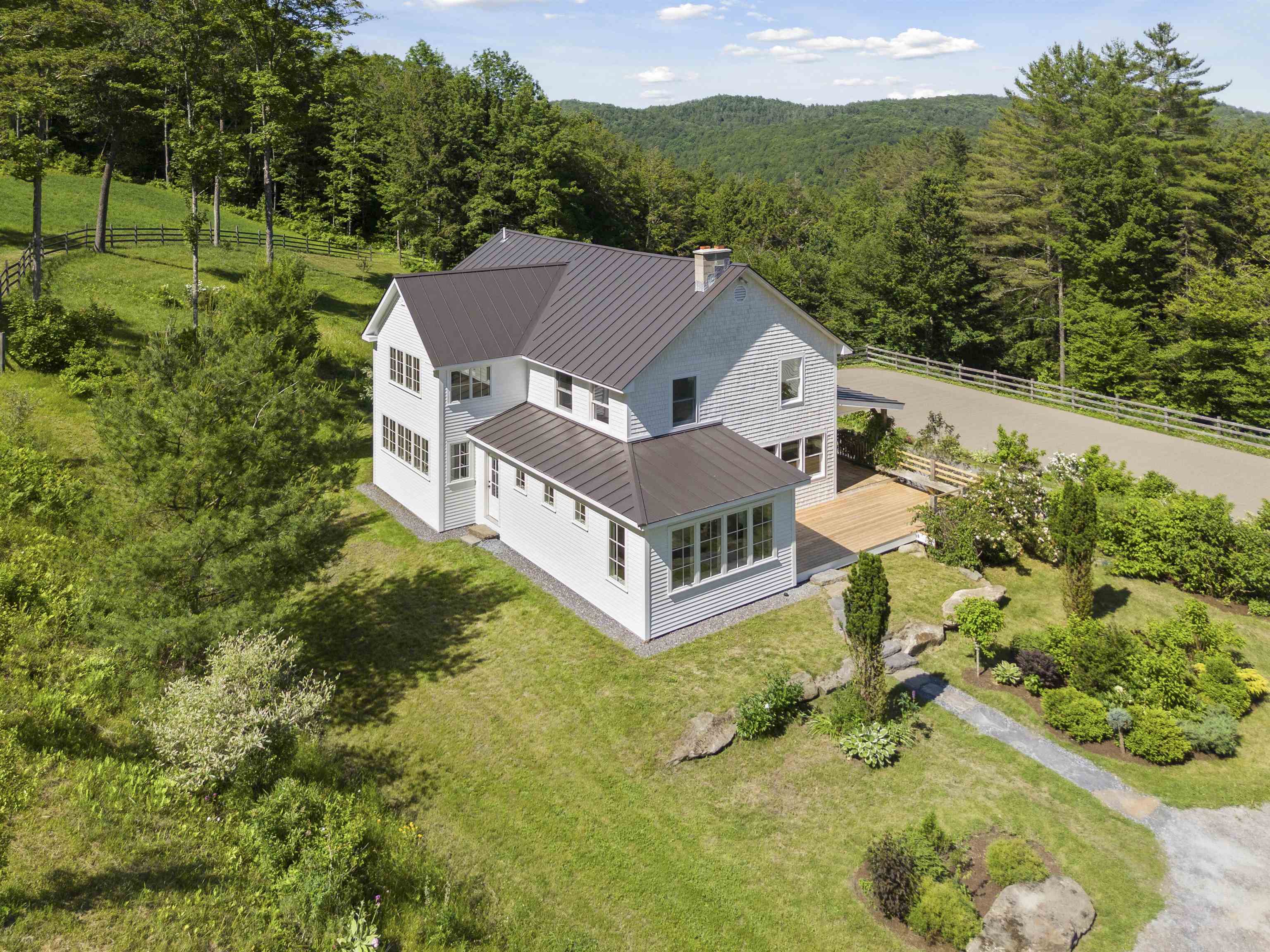 766 Masterson Road Barnard, VT 05032 - Photo 3 of 34