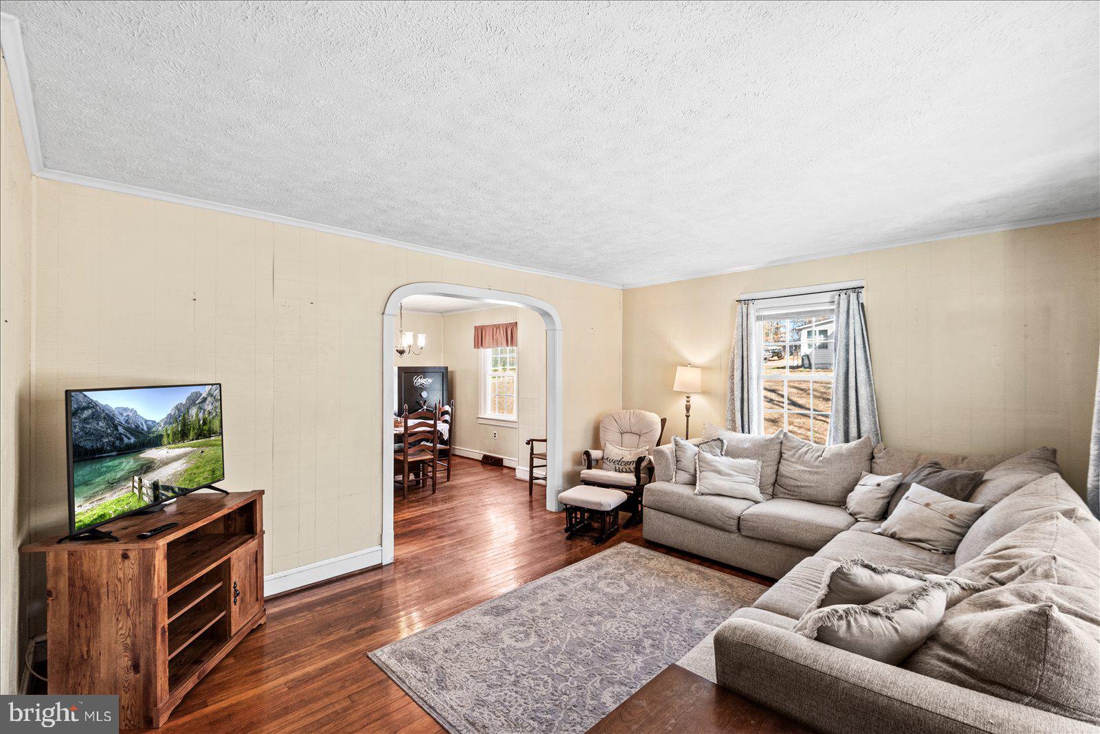 6740 Partlow Road Spotsylvania, VA 22551 - Photo 6 of 54 Family Room