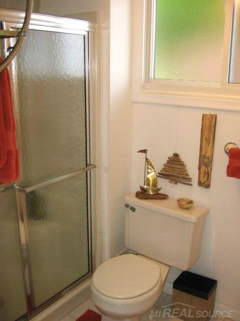 2915 Lakeshore Road Applegate, MI 48401 - Photo 29 of 46 31304015-28.JPG