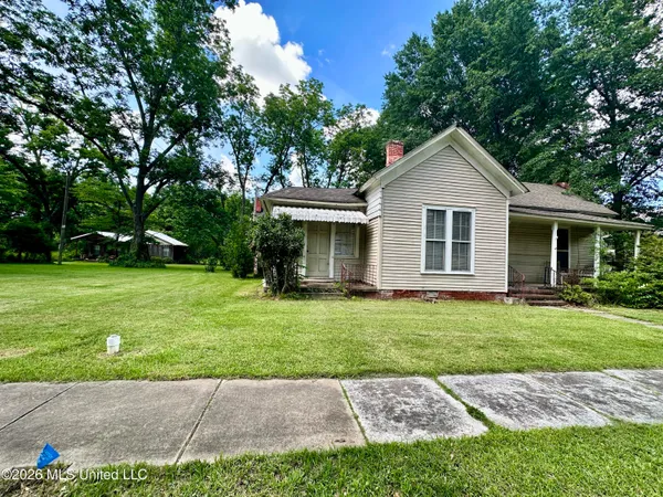 $185,000 | 105 Church Street, Senatobia, MS 38668