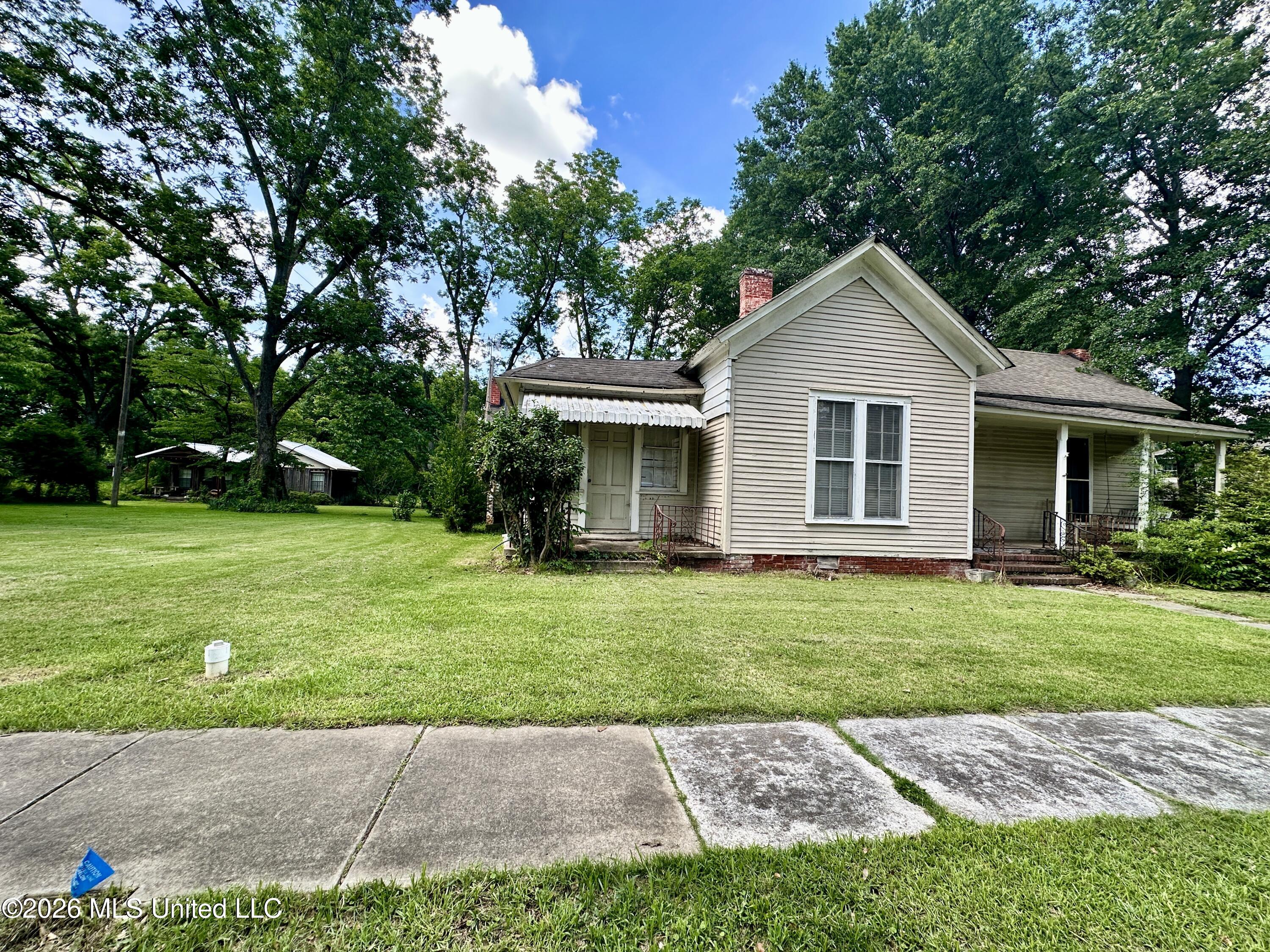105 Church Street Senatobia, MS 38668 - Photo 1 of 27 IMG_4479