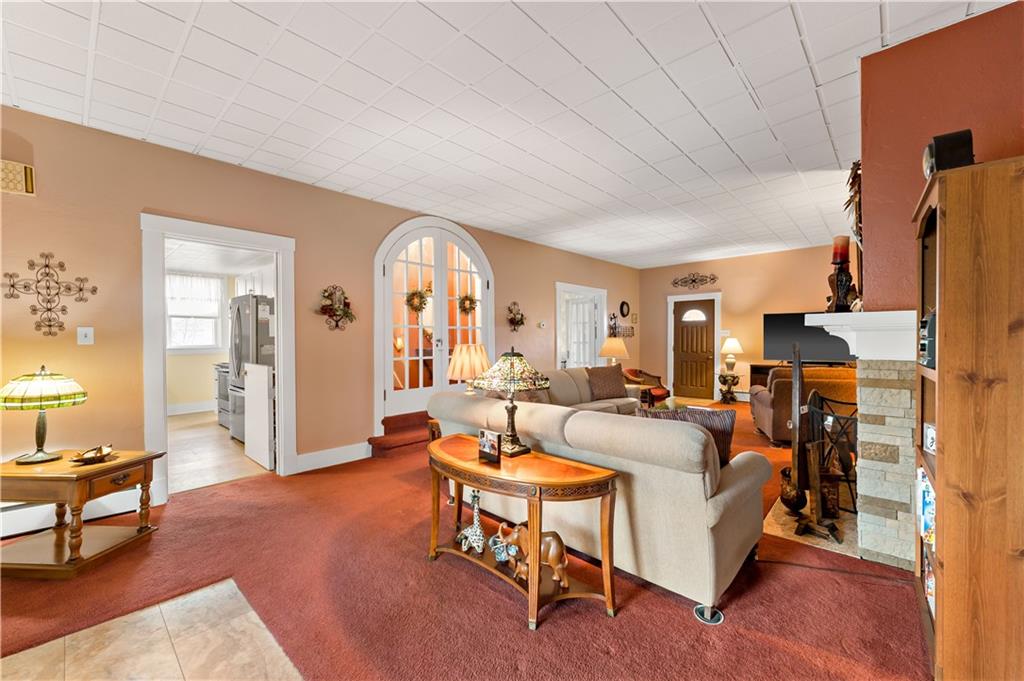 6115 Library Road Bethel Park, PA 15102 - Photo 4 of 43