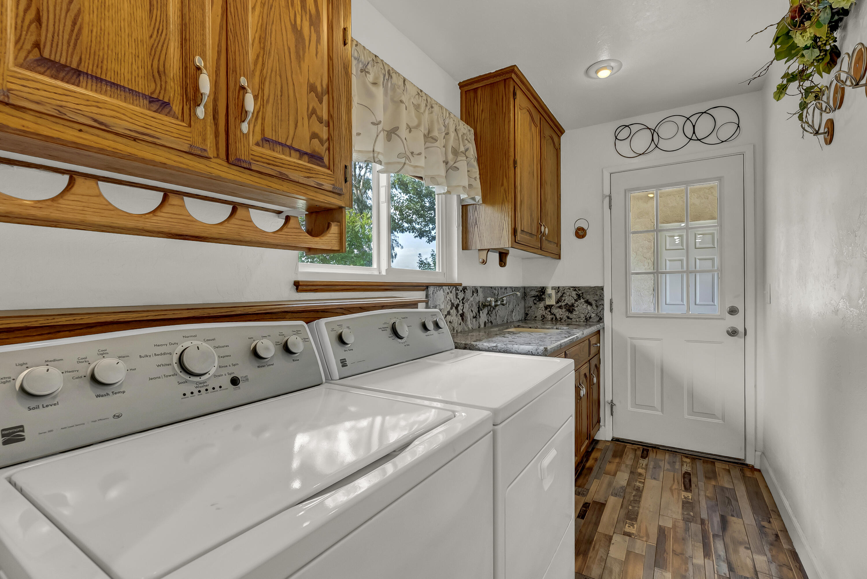 18002 320th Road Springville, CA 93265 - Photo 30 of 56 a utility room with dryer and washer