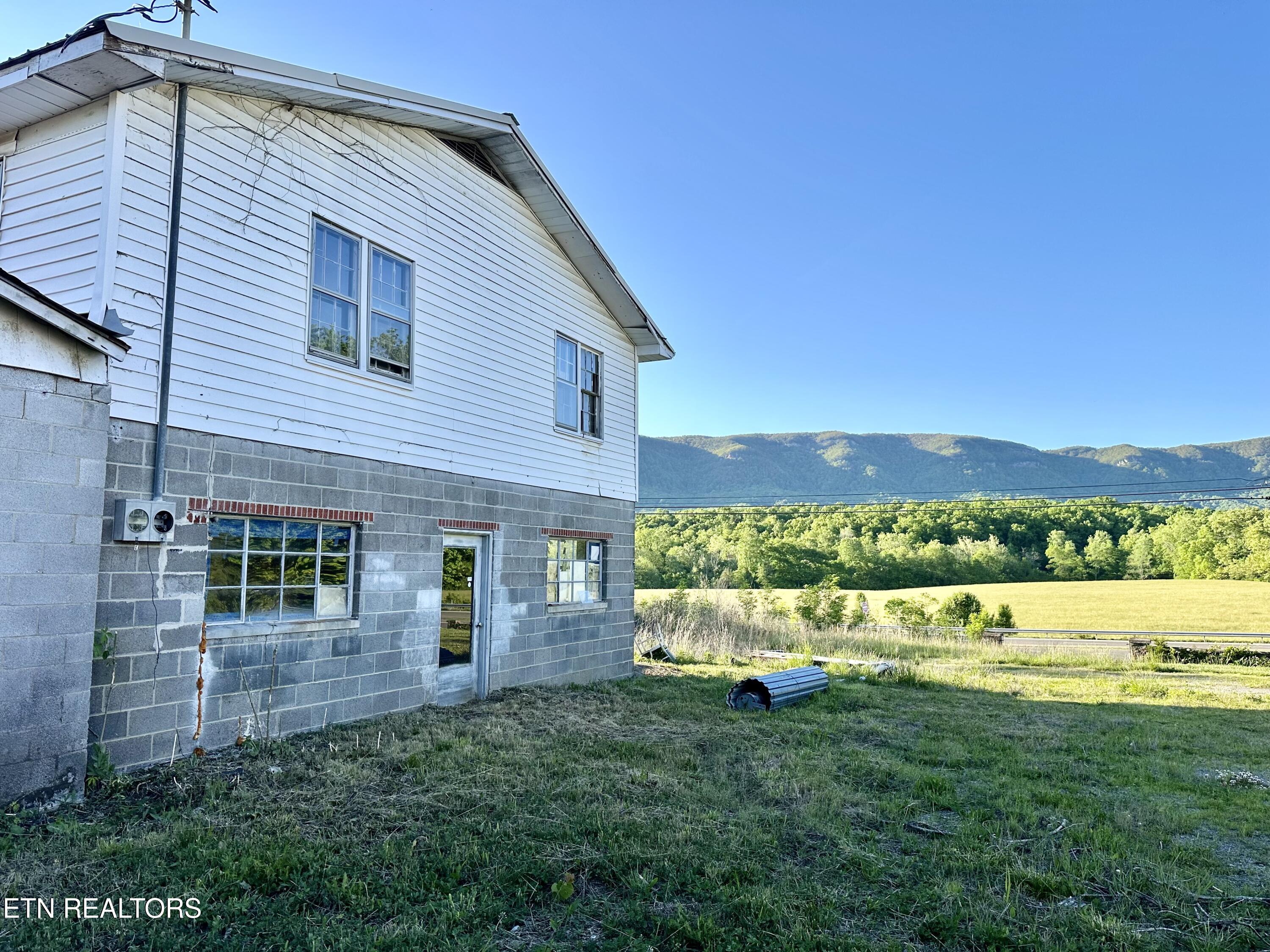 118 Haines Road Ewing, VA 24248 - Photo 3 of 16 IMG_2734