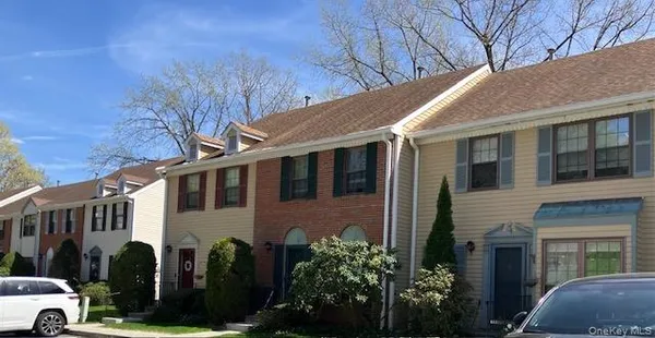 $569,900 | 35 Poplar Circle, Peekskill, NY 10566