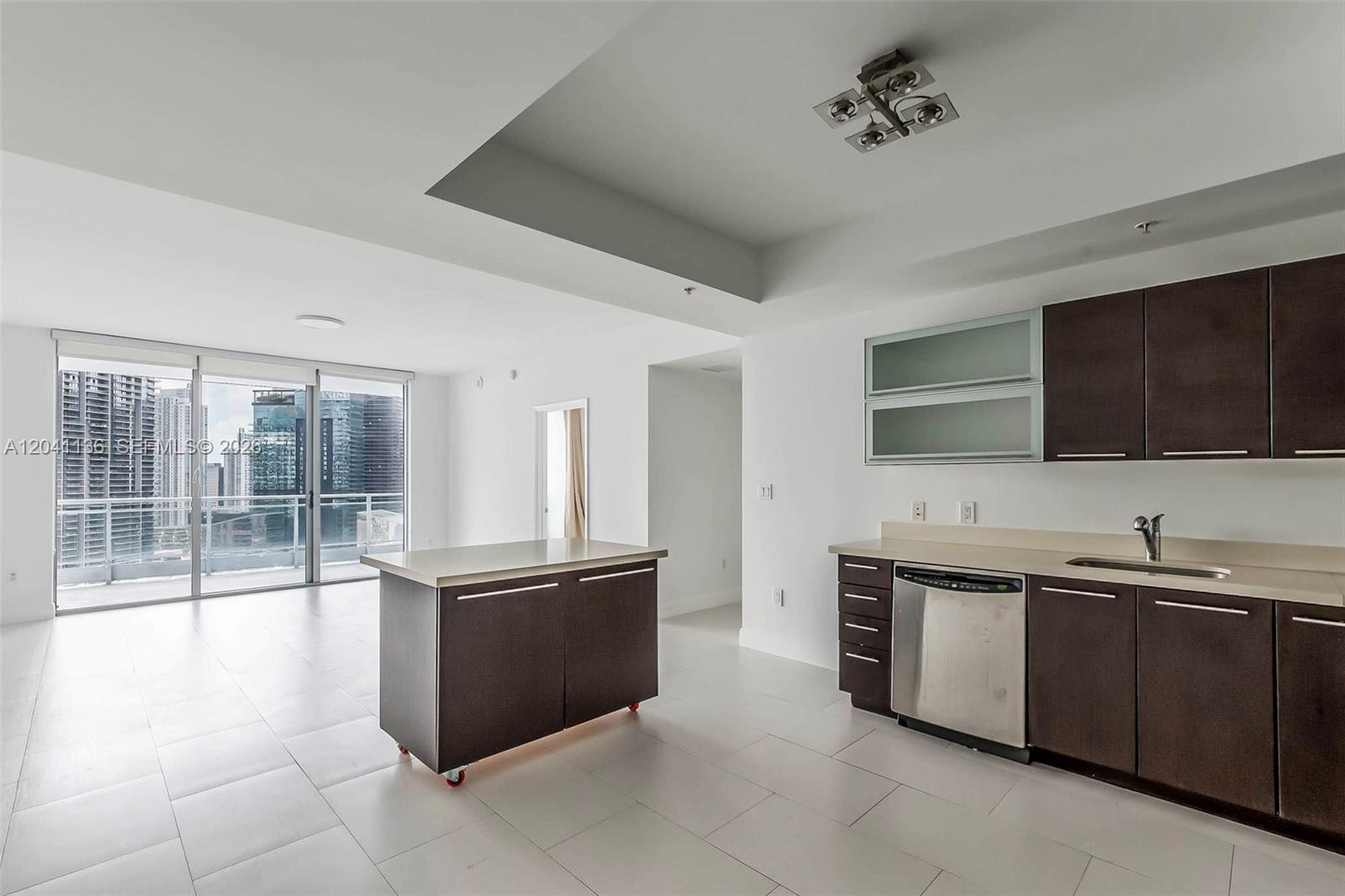 90 Southwest 3rd Street, Unit 3211 Miami, FL 33130 - Photo 4 of 27