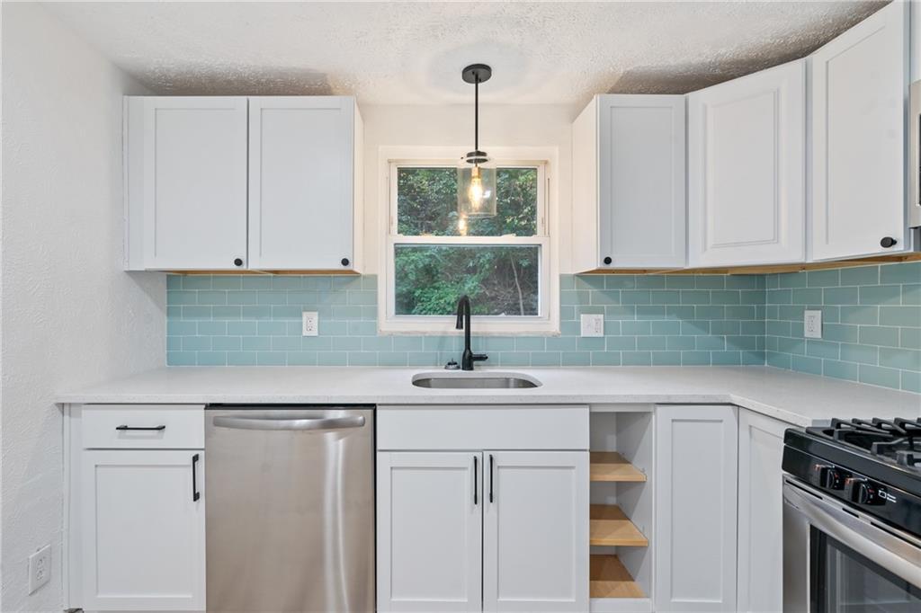 8060 Lincoln Road Verona, PA 15147 - Photo 9 of 27 Gallery Image 9