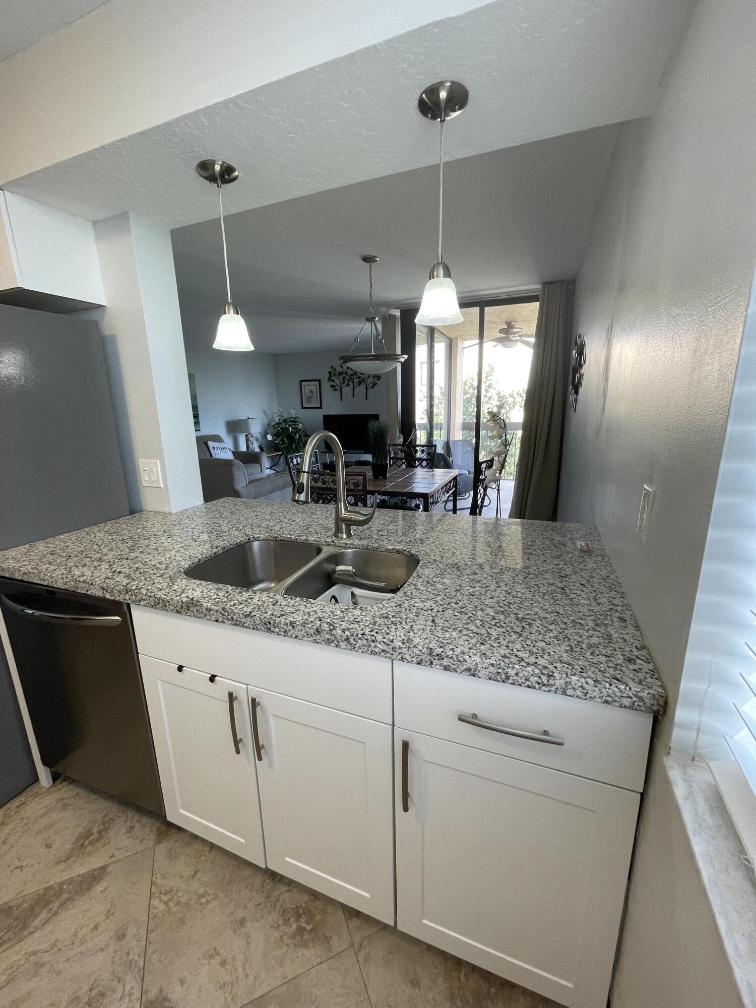 955 Dotterel Road, Unit 2511 Delray Beach, FL 33444 - Photo 4 of 18 955 Dotterel - Kitchen 2