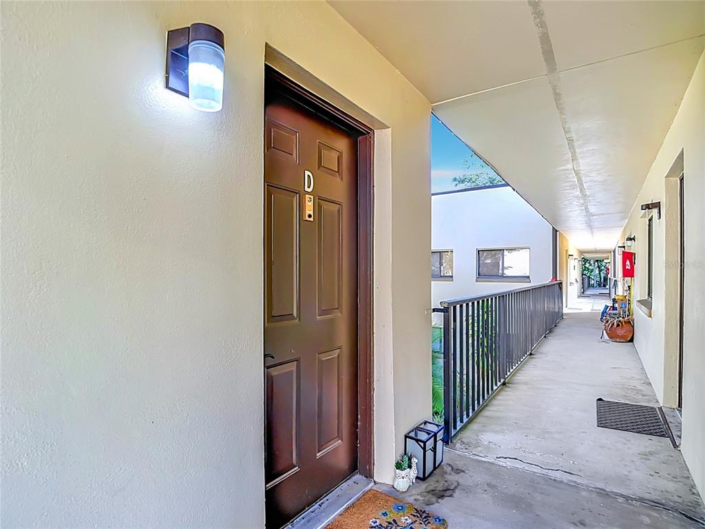 11805 Raintree Lake Lane, Unit D Temple Terrace, FL 33617 - Photo 3 of 32