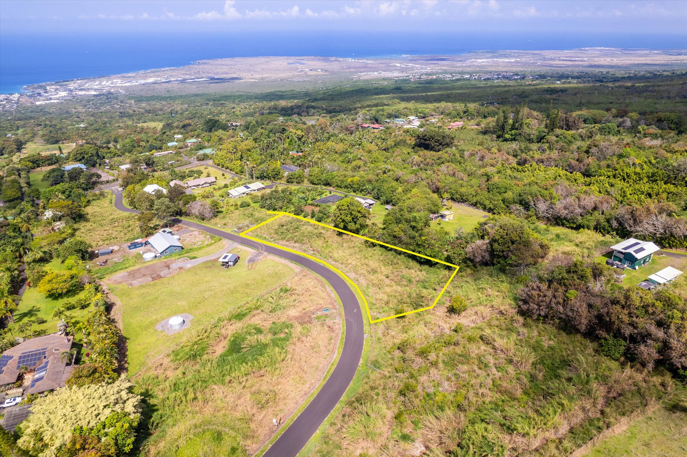 75-7140 Lot 1-a-5 Kuahewa Road Holualoa, HI 96725 - Photo 5 of 9 a view of a city with an ocean