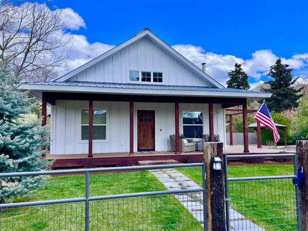 $1,100,000 | 109 South 2nd Street, Bellevue, ID 83313