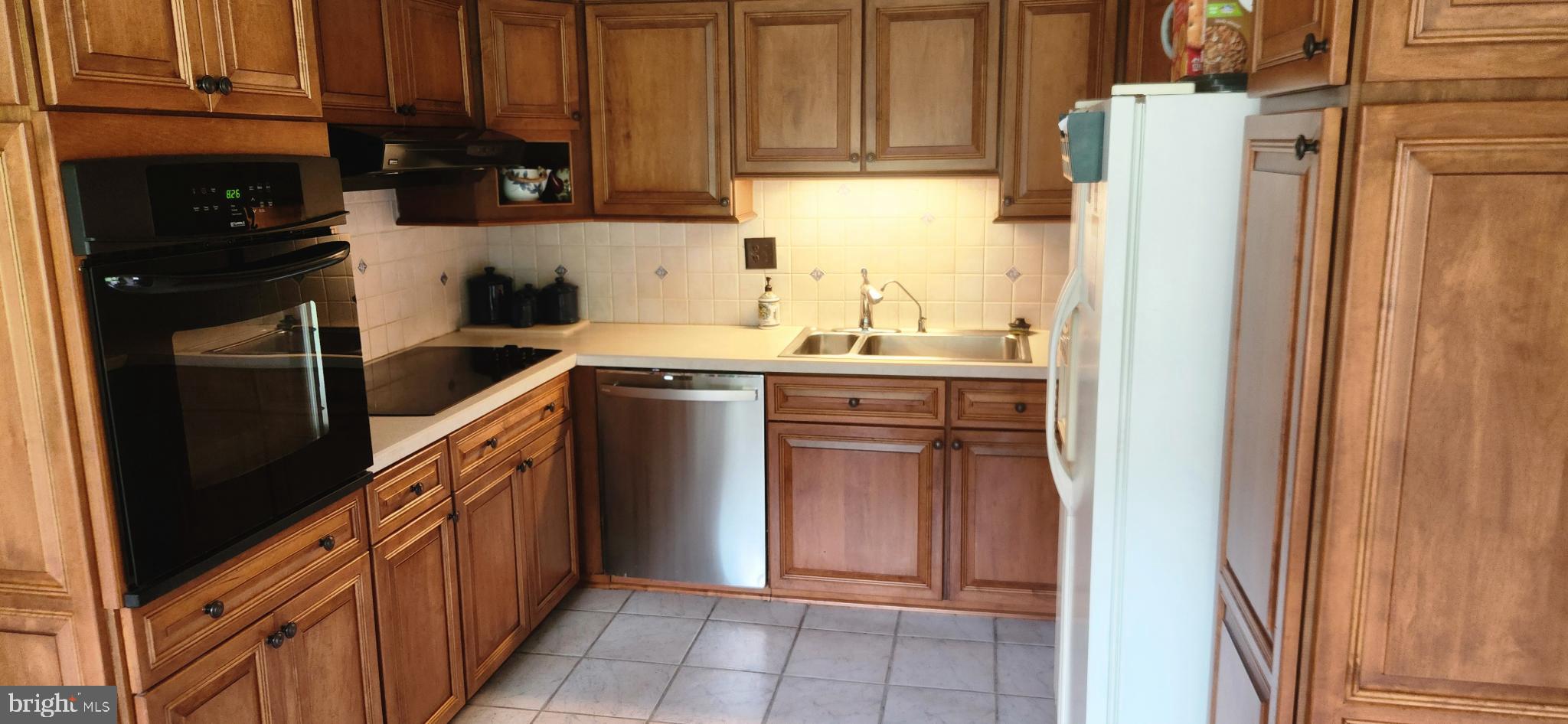 249 Twining Ford Road Richboro, PA 18954 - Photo 32 of 69 Kitchen with Glass Cooktop and Wall Oven