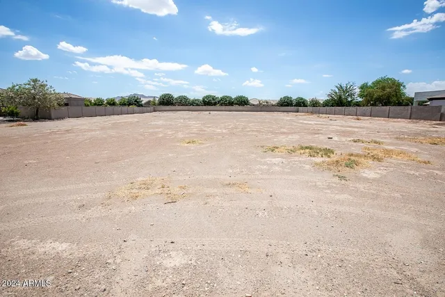 $899,999 | 2065 East Avenida Del Valle Court, Unit 78, Gilbert, AZ 85298