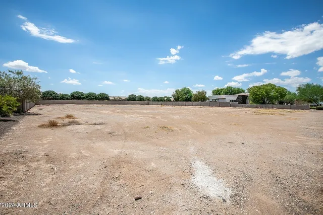 $899,999 | 2065 East Avenida Del Valle Court, Unit 78, Gilbert, AZ 85298