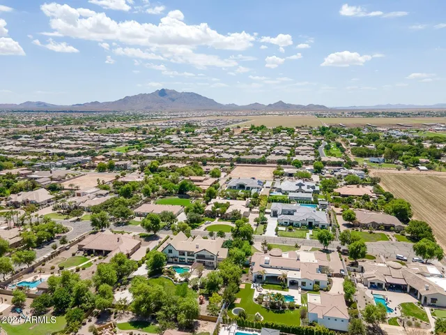 $899,999 | 2065 East Avenida Del Valle Court, Unit 78, Gilbert, AZ 85298