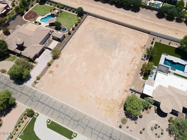 $899,999 | 2065 East Avenida Del Valle Court, Unit 78, Gilbert, AZ 85298