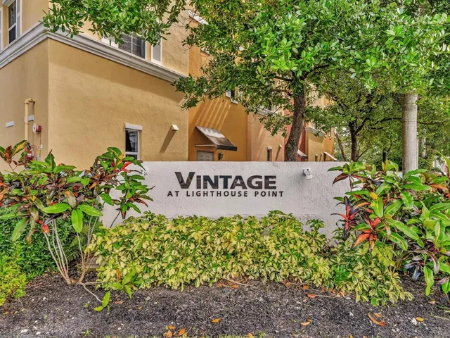 $439,995 | 2329 Vintage Drive, Unit 2329, Lighthouse Point, FL 33064