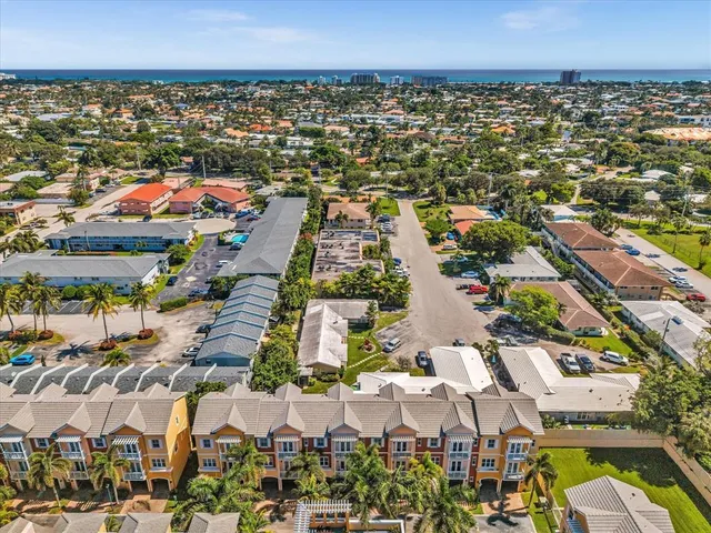 $439,995 | 2329 Vintage Drive, Unit 2329, Lighthouse Point, FL 33064