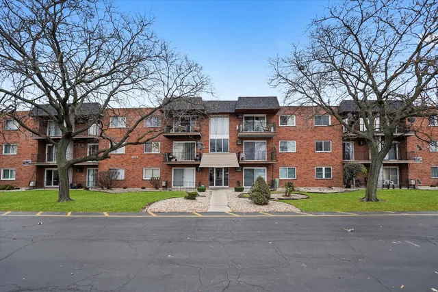 $160,000 | 11245 South Harlem Avenue, Unit A12, Worth, IL 60482