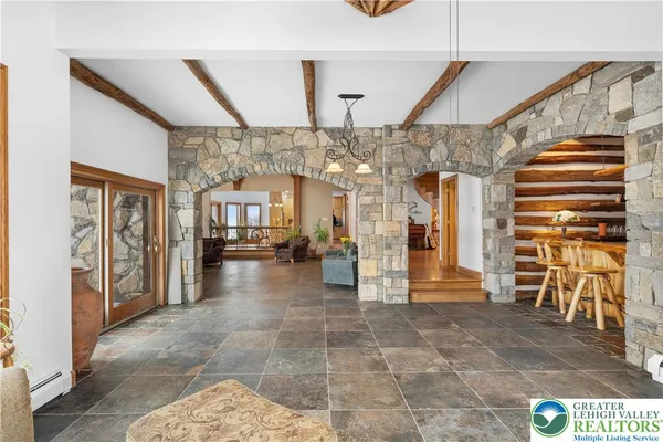 $1,695,000 | 216 Merwinsburg Road, Effort, PA 18330