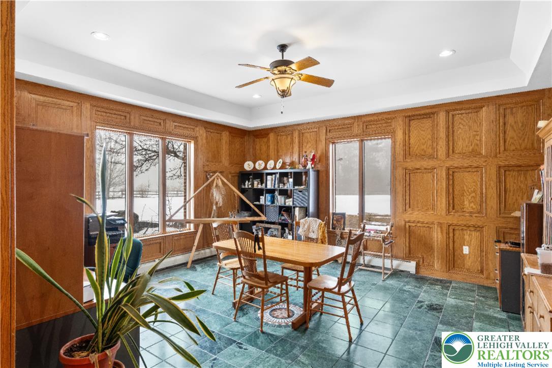 216 Merwinsburg Road Effort, PA 18330 - Photo 20 of 50 a work room with furniture and potted plants