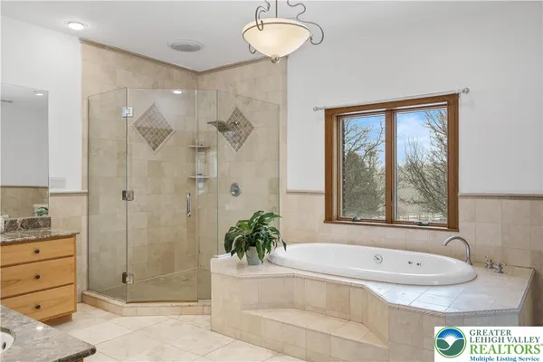 $1,695,000 | 216 Merwinsburg Road, Effort, PA 18330