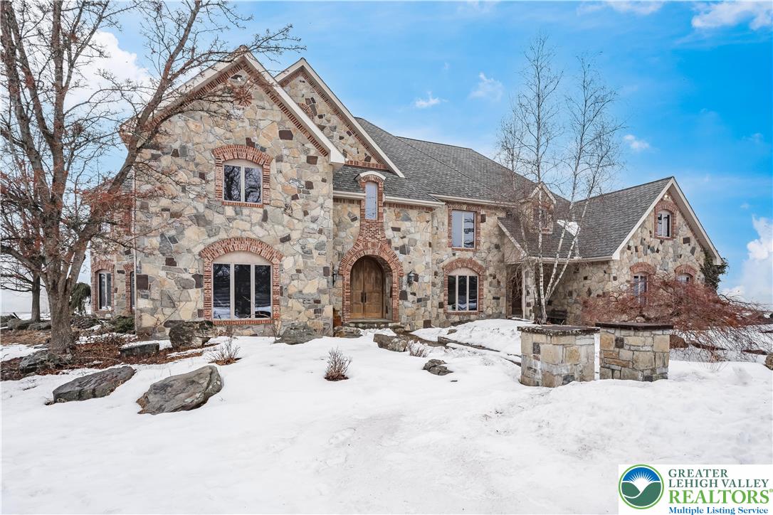 216 Merwinsburg Road Effort, PA 18330 - Photo 3 of 50