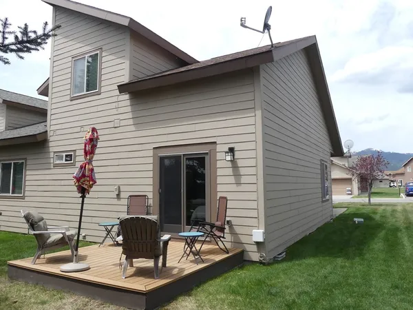 $379,900 | 24 Mangum Circle, Unit 1, Donnelly, ID 83615