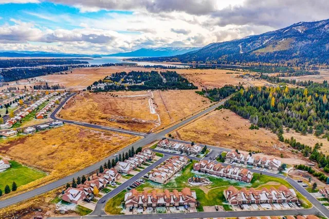 $379,900 | 24 Mangum Circle, Unit 1, Donnelly, ID 83615