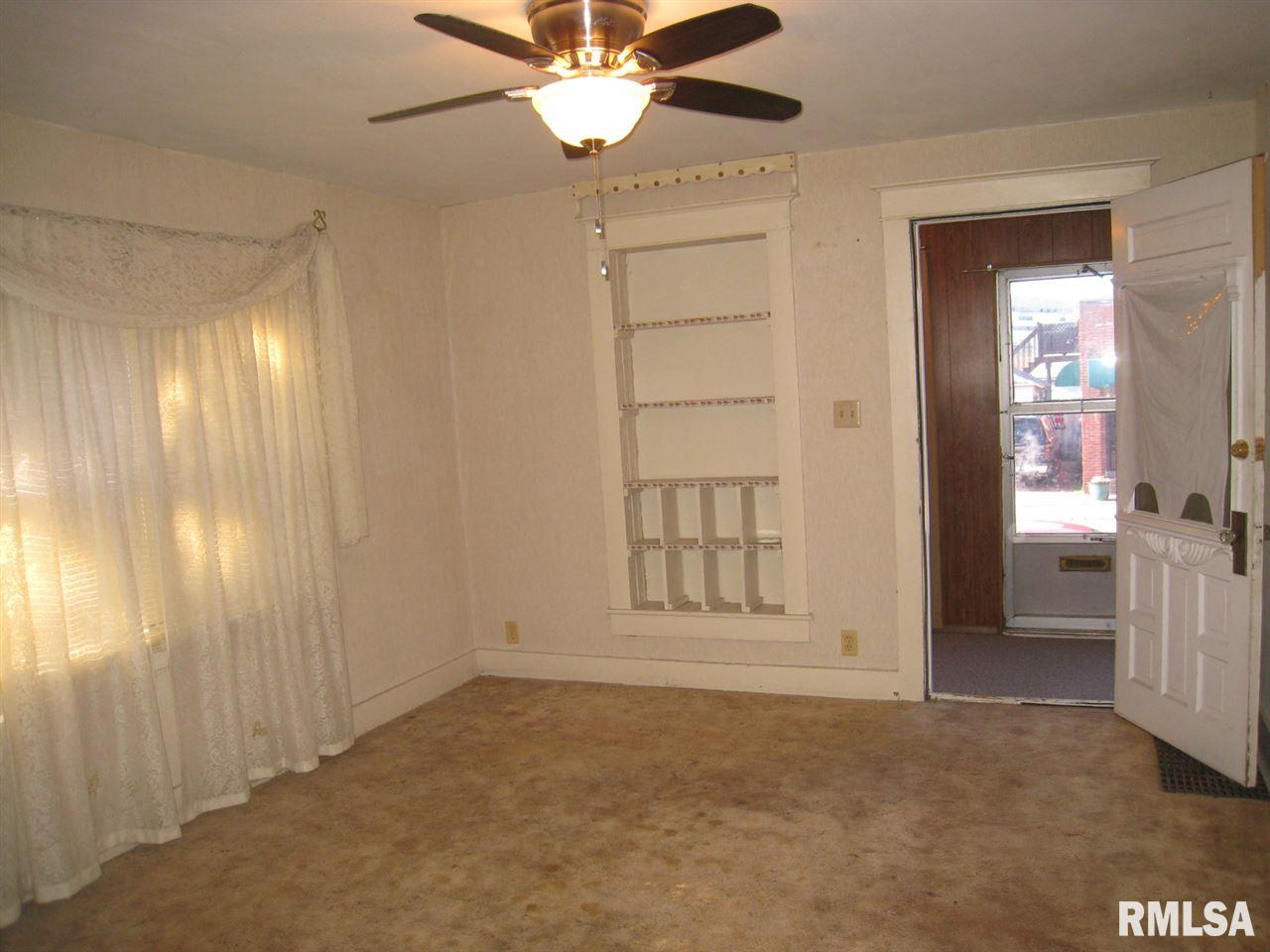 922 4th Avenue Moline, IL 61265 - Photo 2 of 25 Gallery Image 2