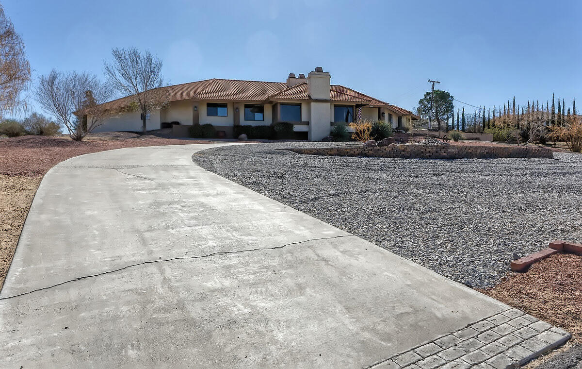 13245 Waco Road Apple Valley, CA 92308 - Photo 11 of 75 011