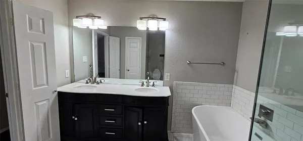 $2,950 | 2956 South Bend Drive, Dallas, TX 75229