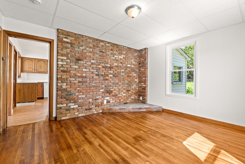28 Hawthorne Street Lynn, MA 01902 - Photo 19 of 34