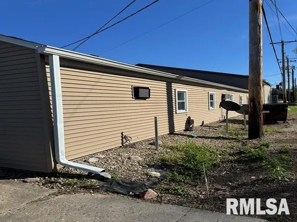 $209,900 | 130 West Jackson Street, Virden, IL 62690