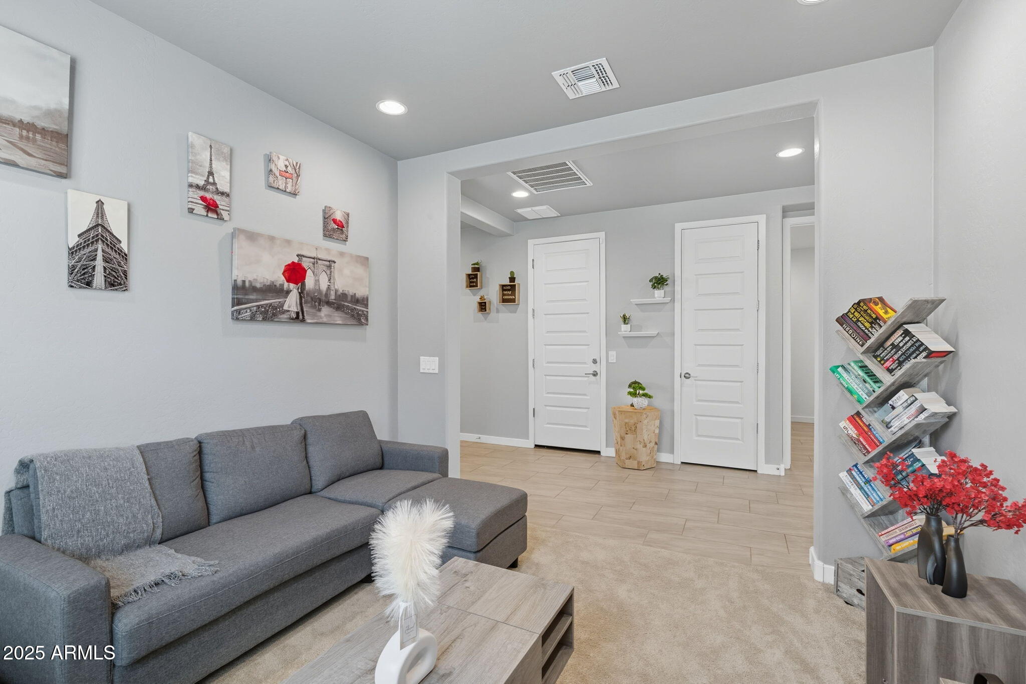 12404 East Soloman Road Gold Canyon, AZ 85118 - Photo 25 of 47 a living room with furniture