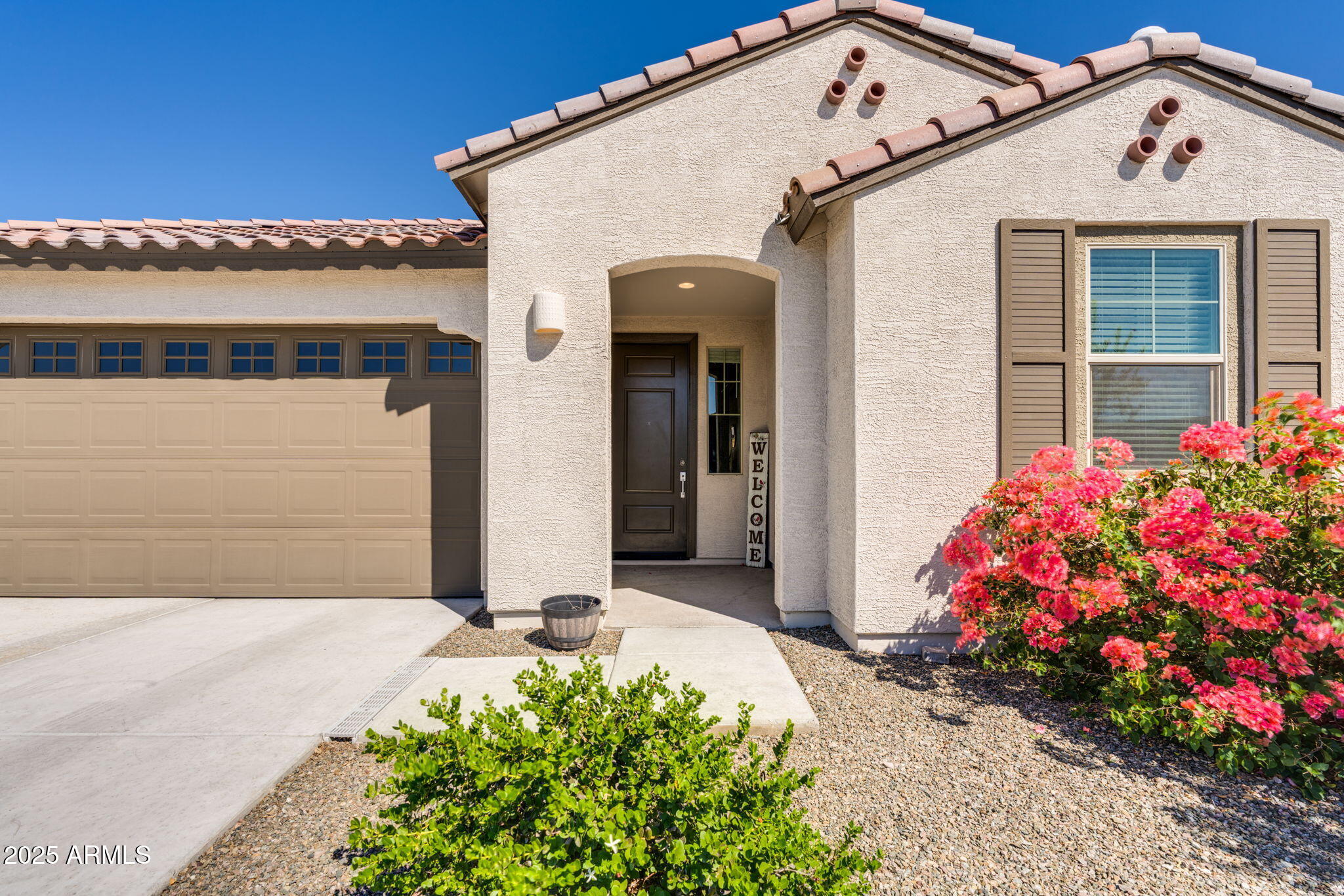 12404 East Soloman Road Gold Canyon, AZ 85118 - Photo 3 of 47 a front view of a house