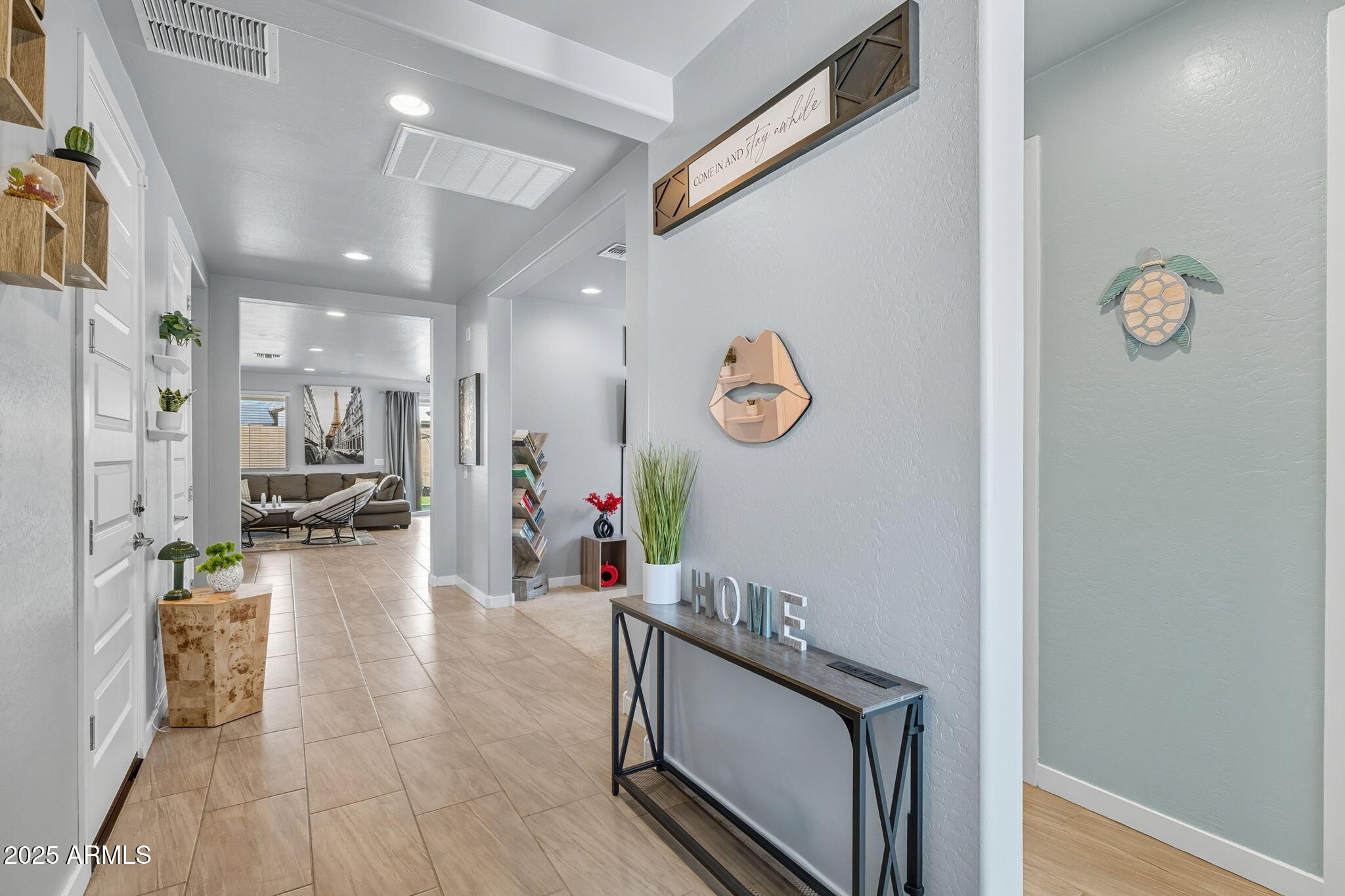 12404 East Soloman Road Gold Canyon, AZ 85118 - Photo 5 of 47 a view of living room and kitchen