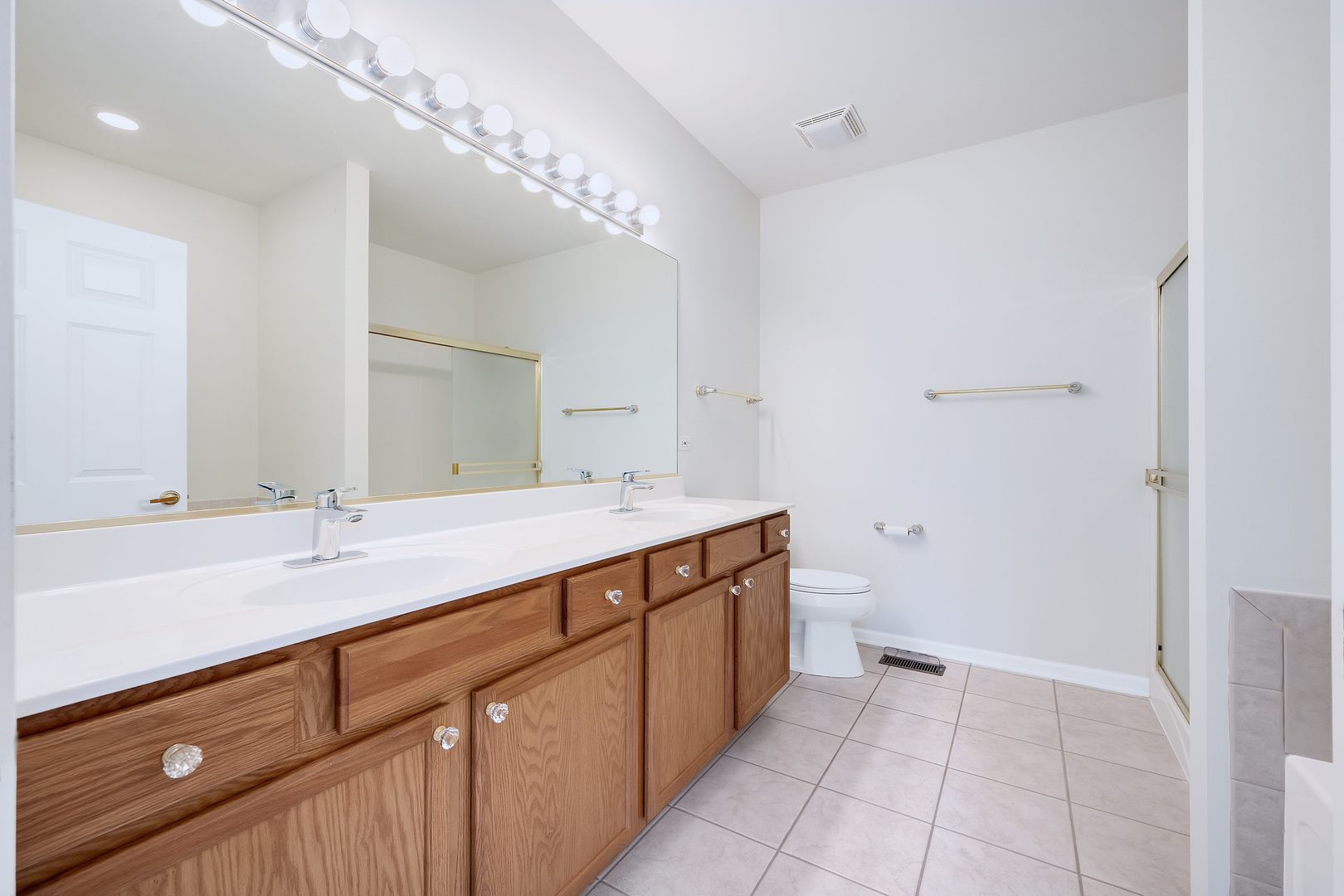 669 Saugatuk Circle Romeoville, IL 60446 - Photo 14 of 33