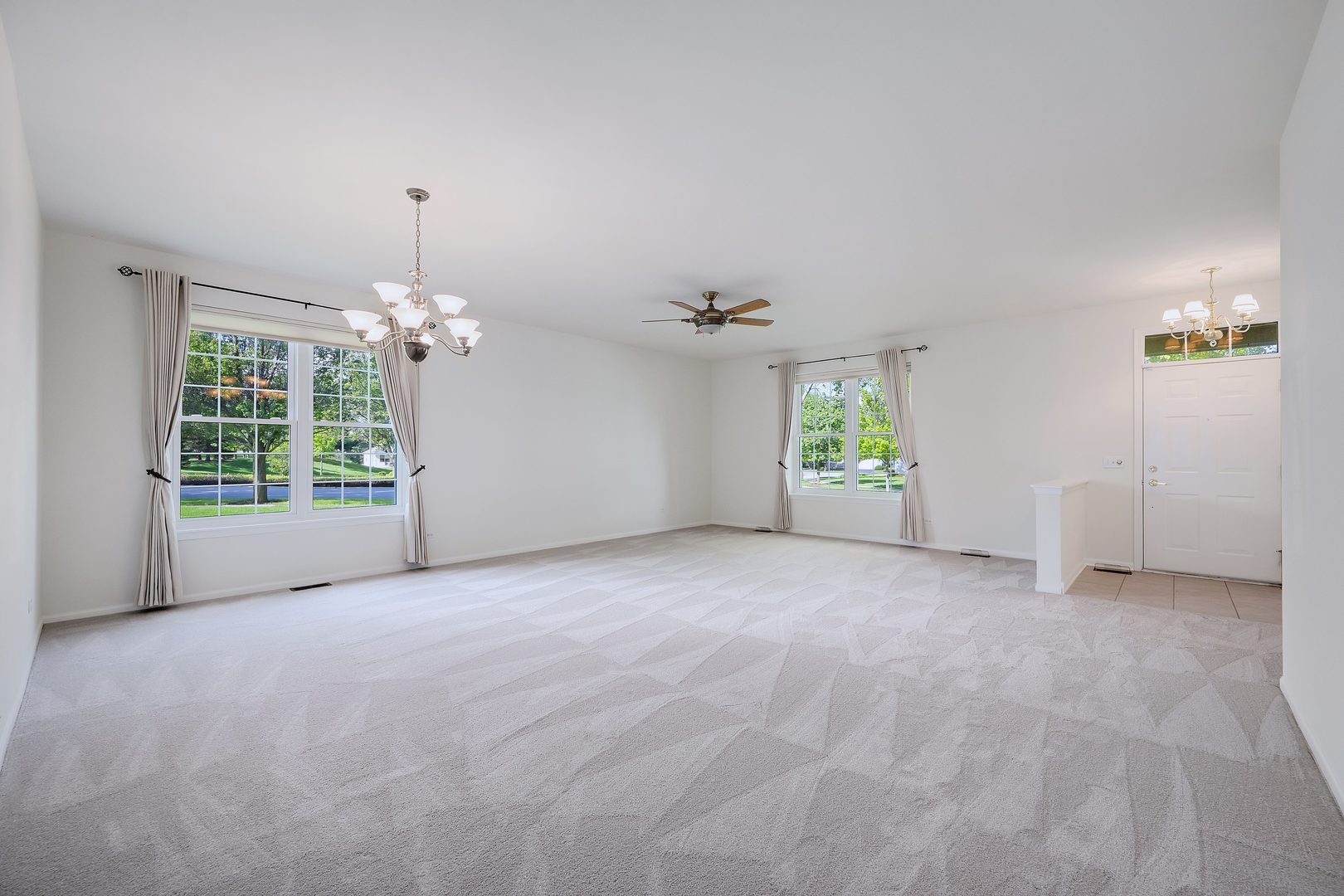 669 Saugatuk Circle Romeoville, IL 60446 - Photo 4 of 33