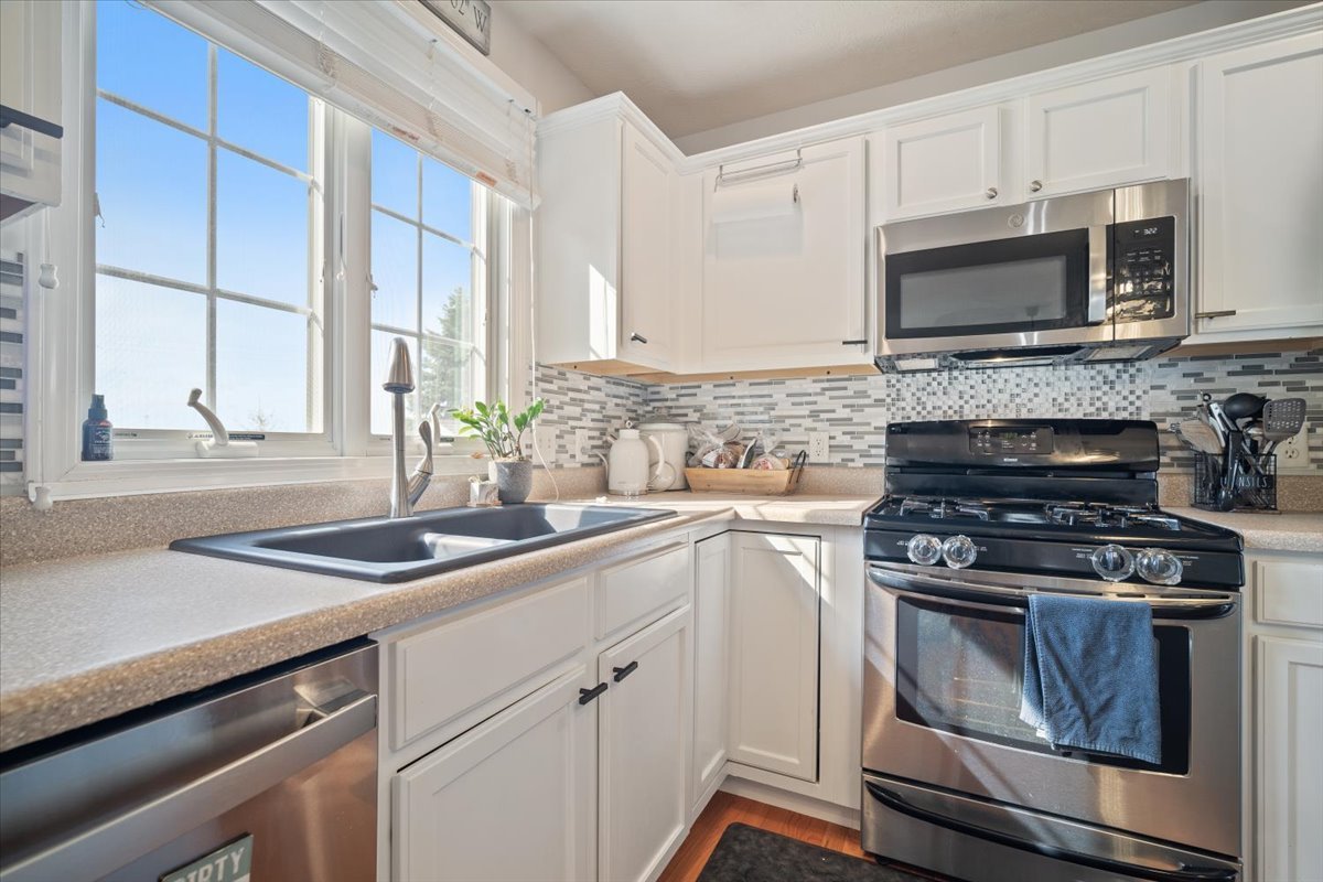 2205 Bracebridge Road Bloomington, IL 61705 - Photo 11 of 31 Gallery Image 11
