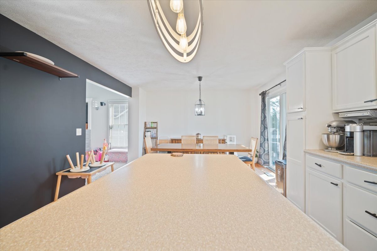 2205 Bracebridge Road Bloomington, IL 61705 - Photo 12 of 31 Gallery Image 12