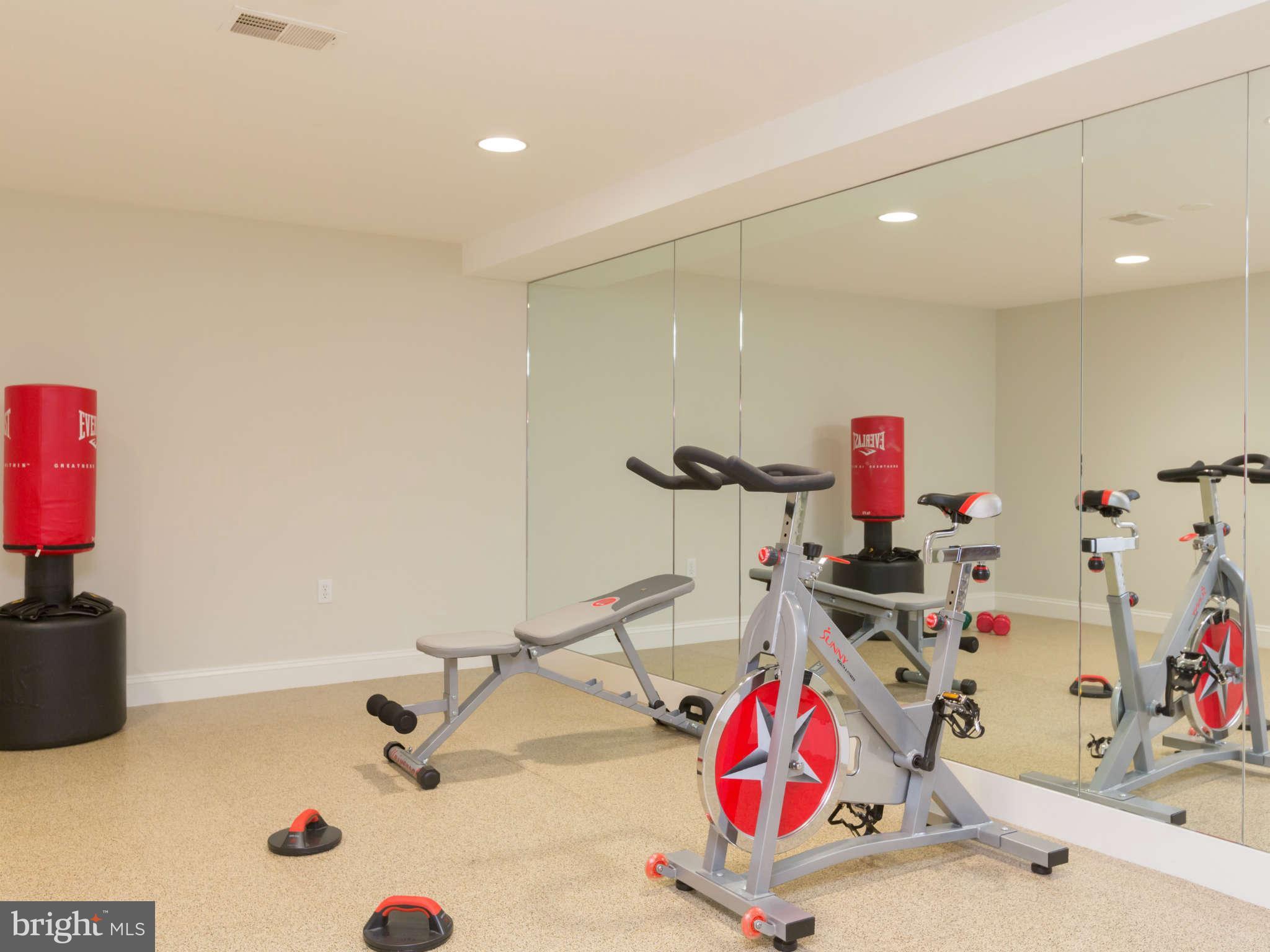 3836 Woodley Road Northwest Washington, DC 20016 - Photo 20 of 30 Exercise Room